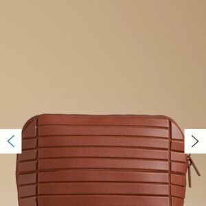 Parallelle Medium Traveller Bag